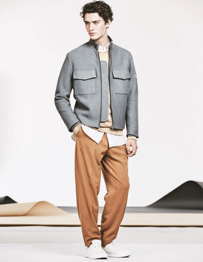 رجل مواكب للموضة