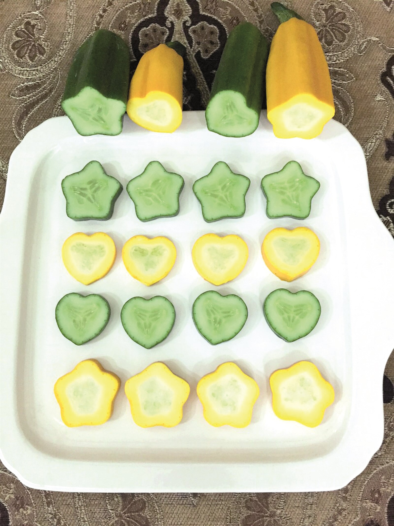 خيار وكوسة بأشكال القلب والنجمة