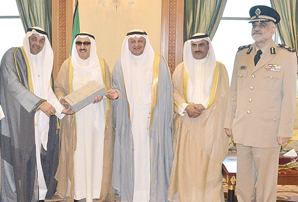 u0633u0645u0648 u0627u0644u0623u0645u064au0631 u0645u062au0648u0633u0637u0627u064b u0631u0626u064au0633 u0648u0623u0639u0636u0627u0621 u0627u0644u0644u062cu0646u0629 u0627u0644u0639u0644u064au0627 u0644u0644u0648u0633u0637u064au0629