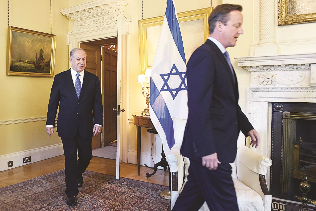 u0643u0627u0645u064au0631u0648u0646 u0648u0646u062au0646u064au0627u0647u0648 u0642u0628u0644 u0627u0646u0637u0644u0627u0642 u0627u0644u0645u062du0627u062fu062bu0627u062a u0627u0644u0645u063au0644u0642u0629 u0628u064au0646u0647u0645u0627 u0641u064a u0644u0646u062fu0646 ( u0627 u0628)