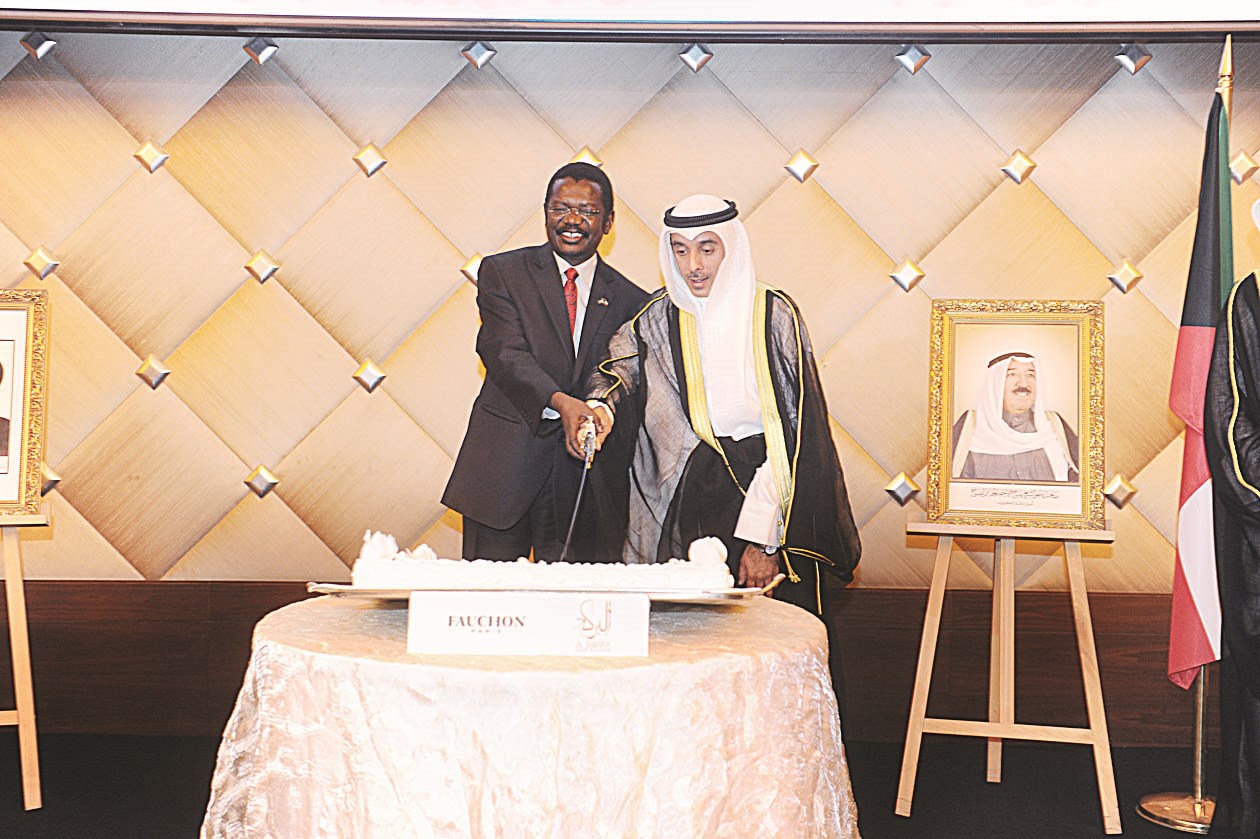 u0627u0644u0645u0634u0639u0627u0646 u0648u0646u0642u0648u0631 u064au0642u0637u0639u0627u0646 u0642u0627u0644u0628 u0627u0644u062du0644u0648u0649   (u062au0635u0648u064au0631 u0632u0643u0631u064au0627 u0639u0637u064au0629)