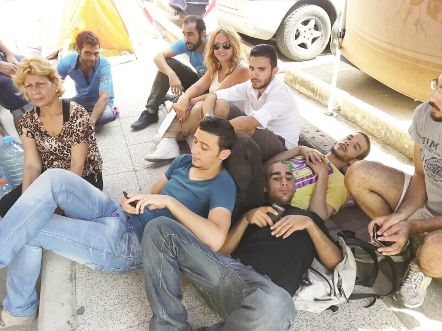 ... ومن الاعتصام أمام وزارة البيئة