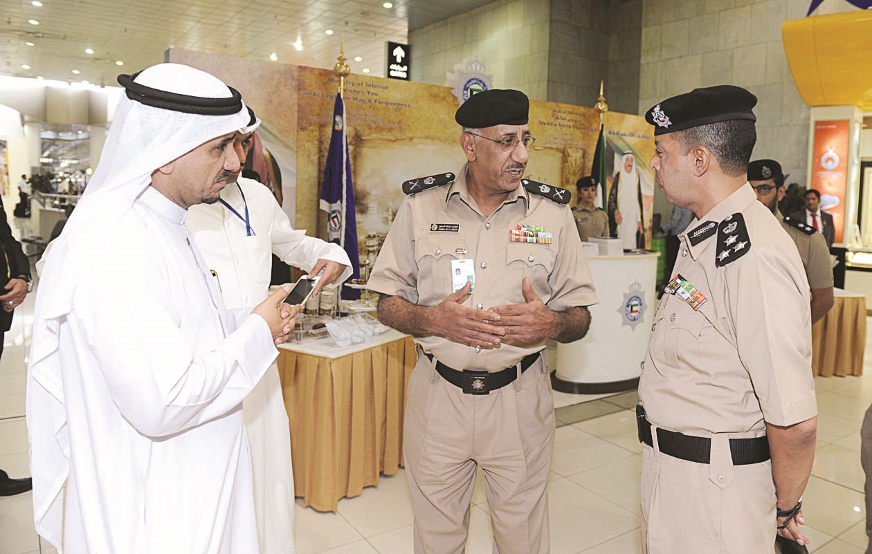 u0627u0644u0633u0646u064au0646 u0648u0627u0644u062du0634u0627u0634 u064au062au062du062fu062bu0627u0646 u0644u0644u0632u0645u064au0644 u0645u0646u0635u0648u0631 u0627u0644u0634u0645u0631u064a