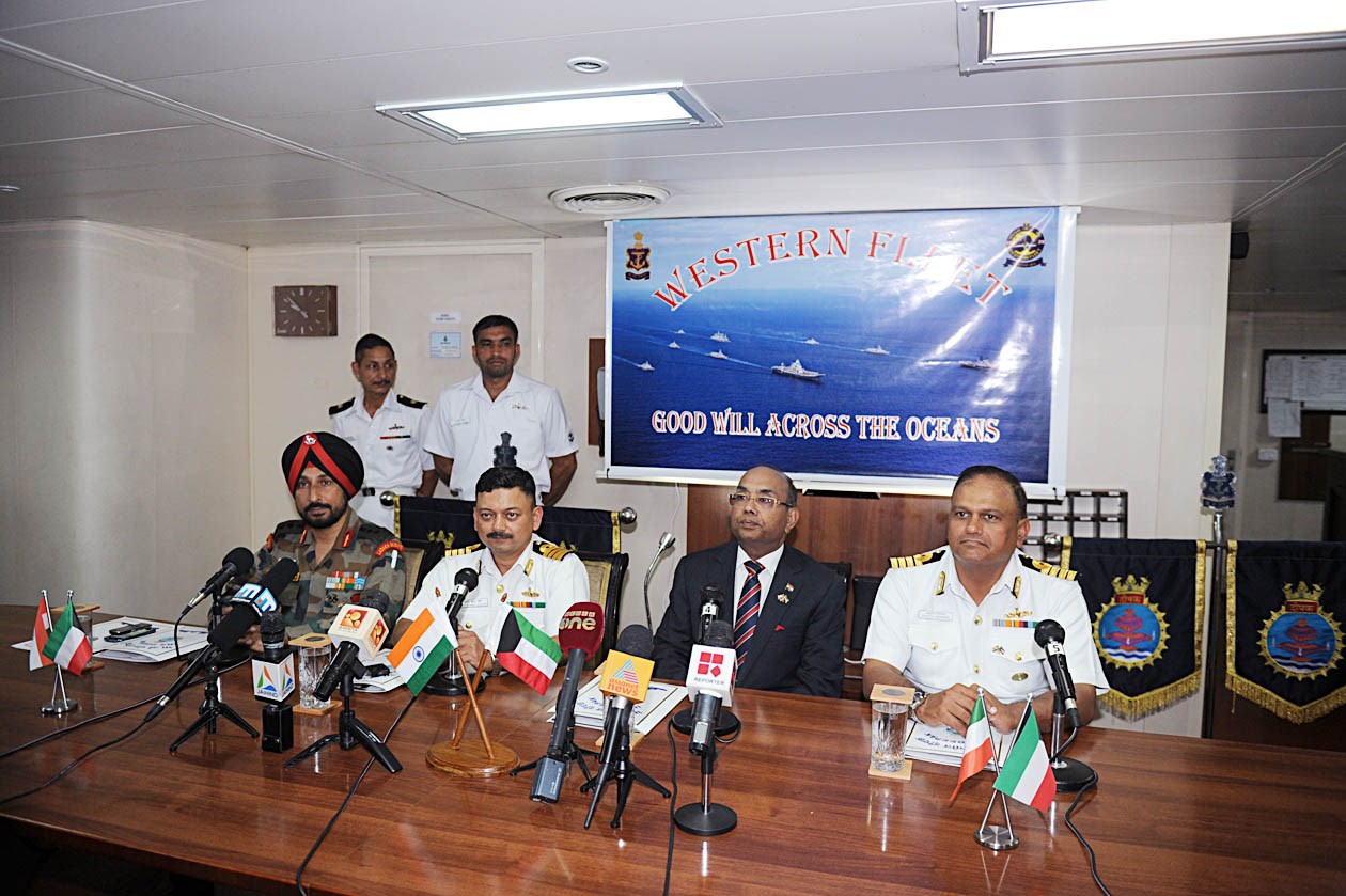 u0627u0644u0633u0641u064au0631 u0627u0644u0647u0646u062fu064a u0645u062au0648u0633u0637u0627u064b u0627u0644u0642u0627u0626u062fu064au0646 u062au0634u064au0647u062au0631u064a u0648u0631u064au062fu0647u0648u0631u0643u0627u0631    (u062au0635u0648u064au0631 u0632u0643u0631u064au0627 u0639u0637u064au0629)