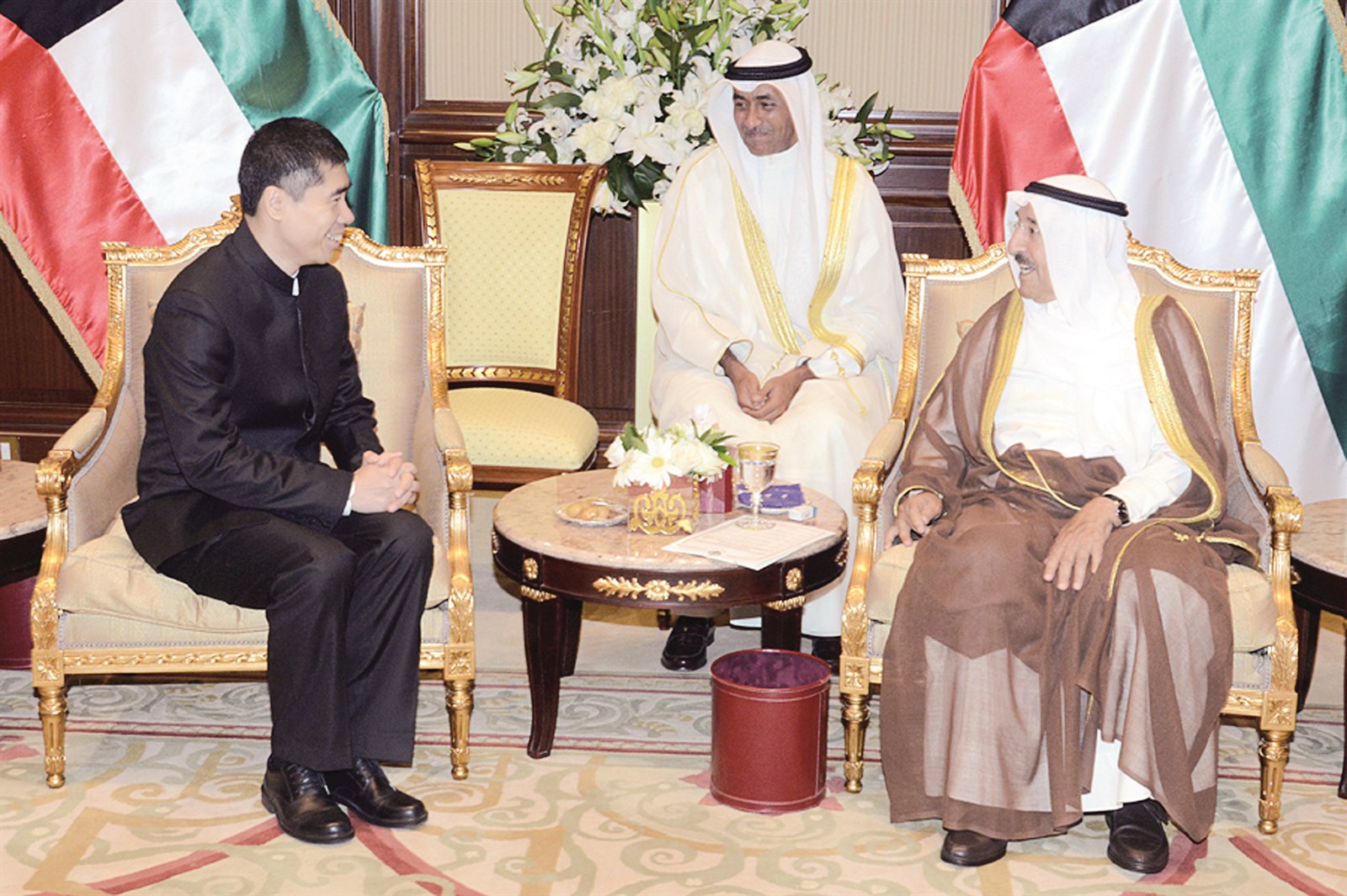 ... والسفير الصيني