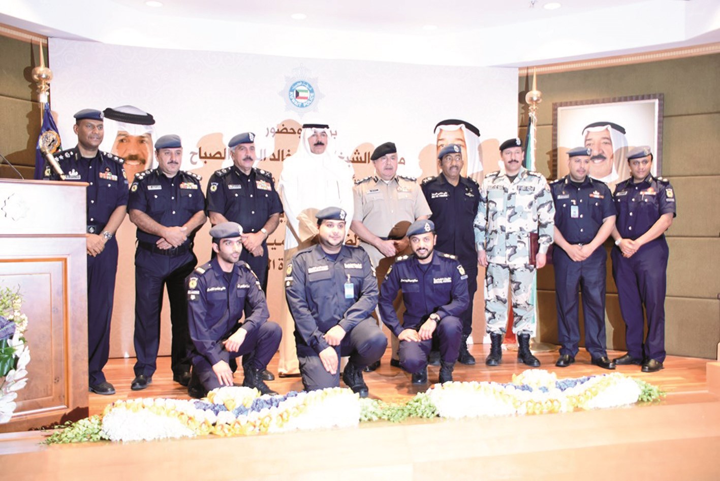 ... ومتوسطا قيادات وعناصر إدارة الأمن الخاص