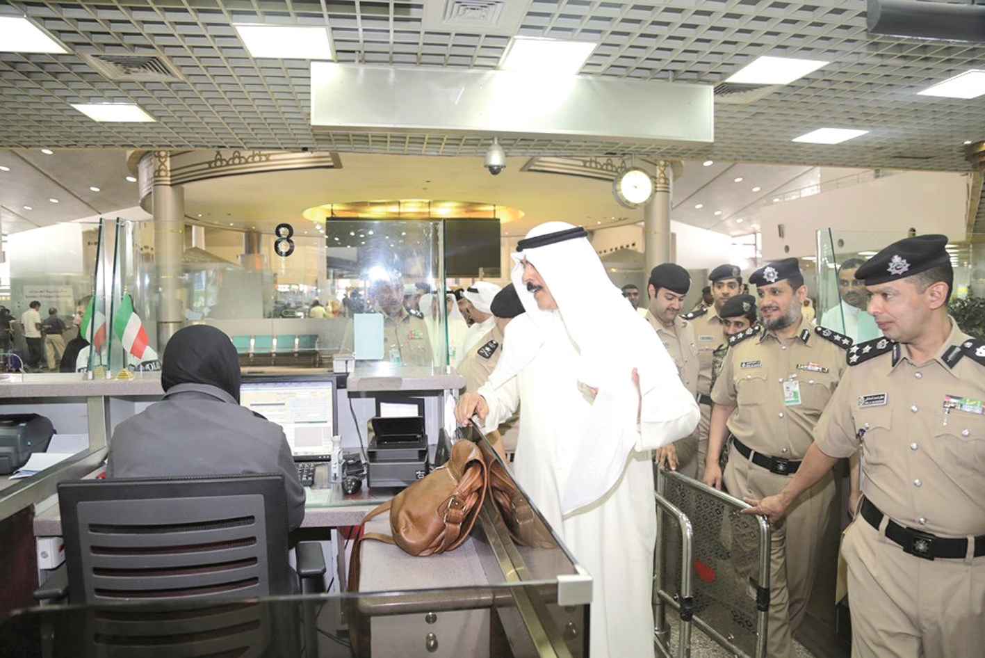 u0627u0644u062eu0627u0644u062f u064au062au0627u0628u0639 u0645u0648u0638u0641u062au064au0646 u062au0646u062cu0632u0627u0646 u0625u062cu0631u0627u0621u0627u062a u0633u0641u0631 u0627u0644u0645u0633u0627u0641u0631u064au0646 u0641u064a u0627u0644u0645u0637u0627u0631