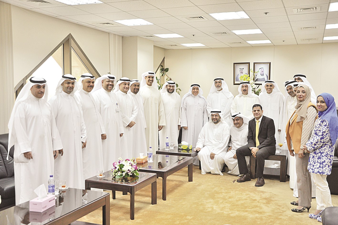 u0635u0648u0631u0629 u062cu0645u0627u0639u064au0629 u0645u0639 u0627u0644u062fu0628u0648u0633