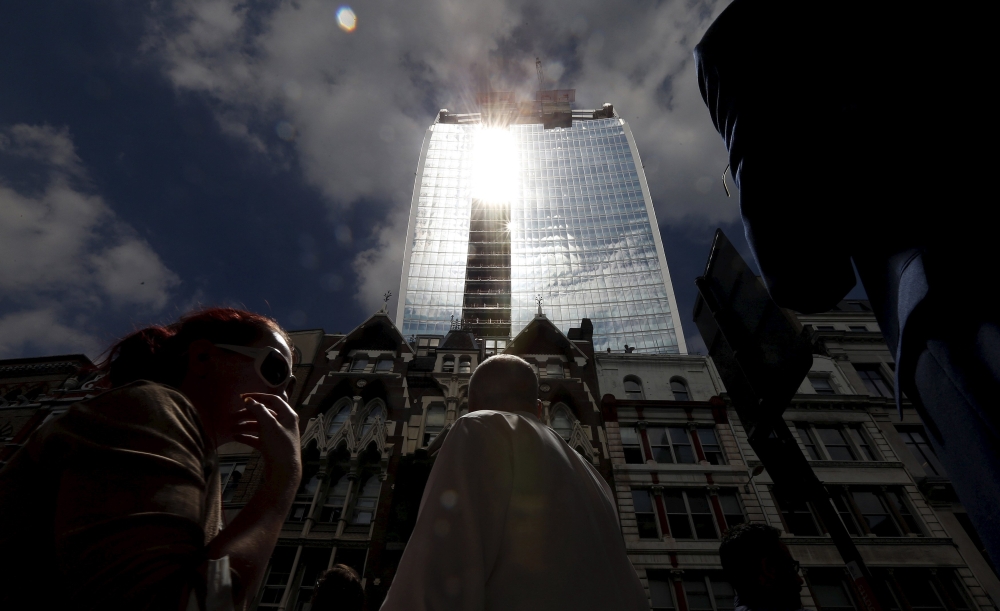 u0646u0627u0637u062du0629 u0627u0644u0633u062du0627u0628 u0627u0644u062au064a u062au0633u0628u0628u062a u0628u0635u0647u0631 u0623u062cu0632u0627u0621 u0645u0646 u0633u064au0627u0631u0629 u062au0641u0648u0632 u0628u062cu0627u0626u0632u0629 u0623u0633u0648u0623 u062au0635u0645u064au0645 u0645u0639u0645u0627u0631u064a