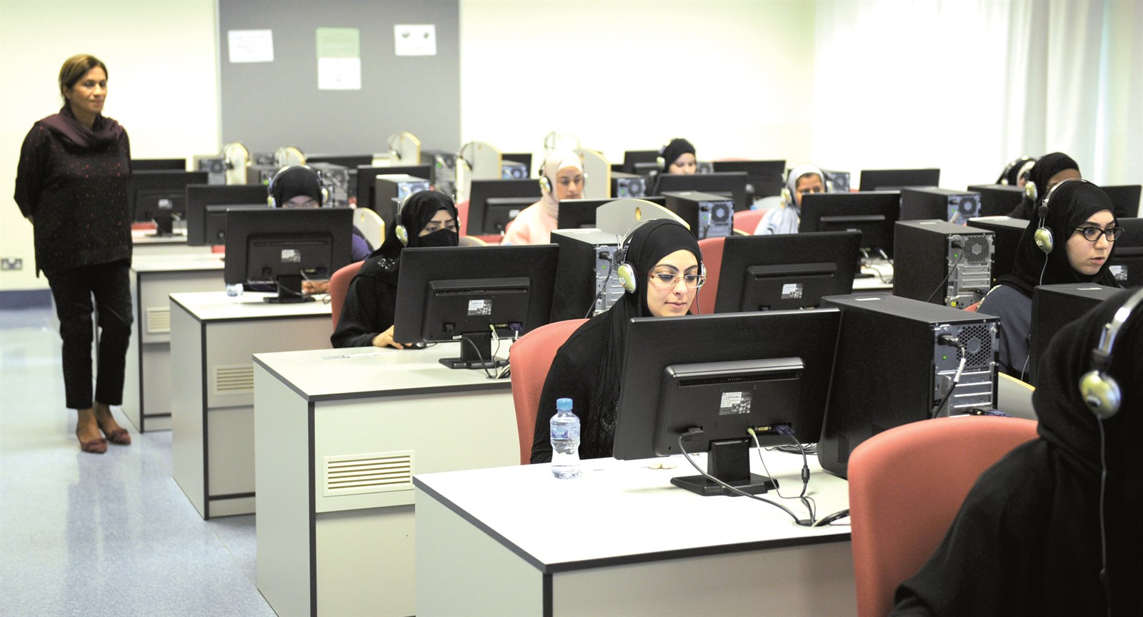 تدشين اختبار الكتروني لطلبة كلية التمريض (تصوير نايف العقلة)