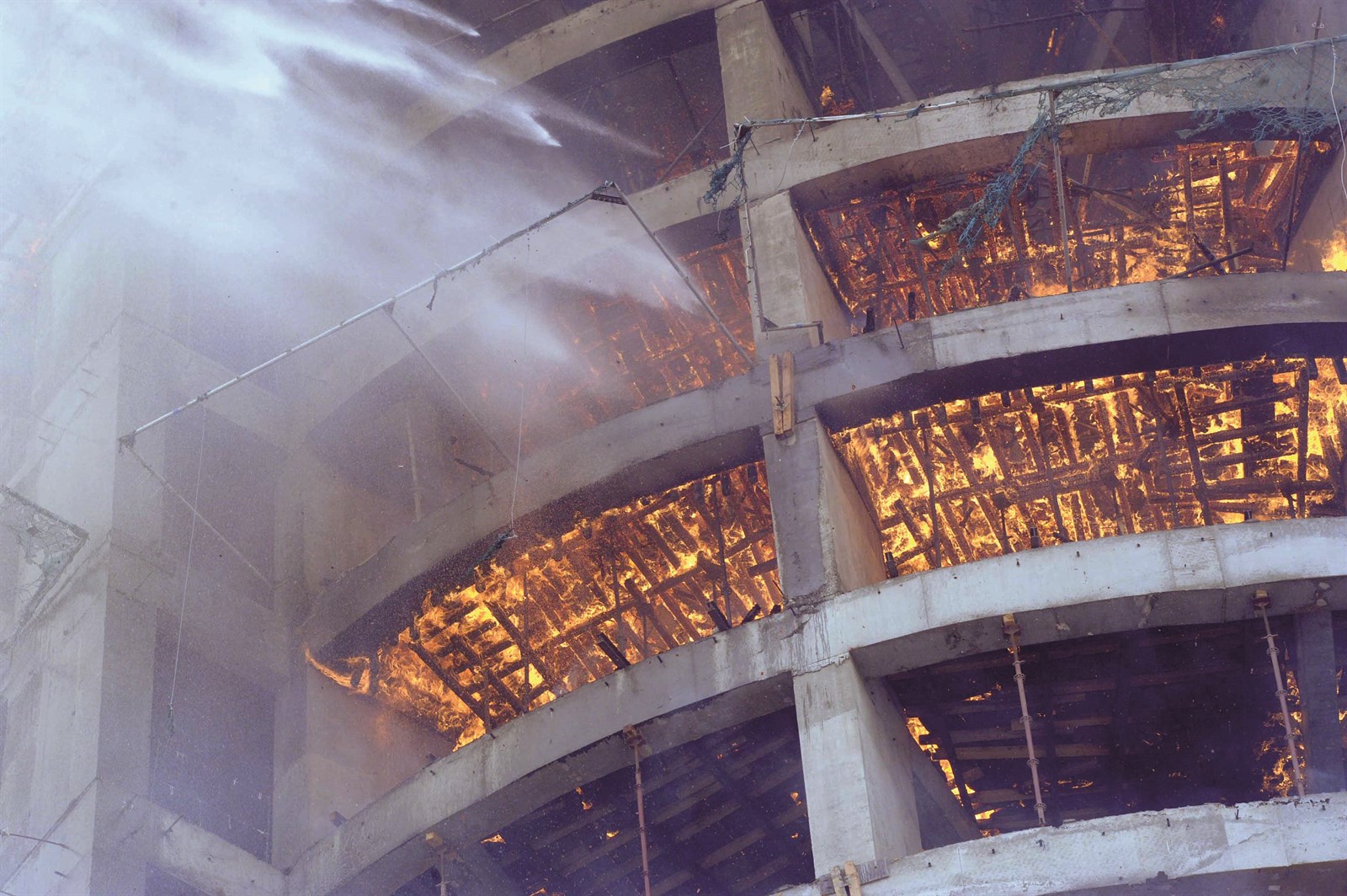 u0627u0644u0646u064au0631u0627u0646 u0623u0634u0639u0644u062a u0627u0644u0628u0631u062c