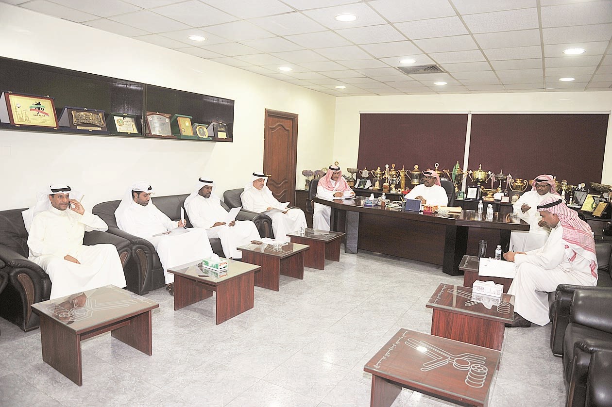 u0627u0644u0646u0635u0627u0628 u0627u0644u0642u0627u0646u0648u0646u064a u0644u0644u0627u062cu062au0645u0627u0639 u0627u0643u062au0645u0644 u0628u062du0636u0648u0631 8 u0623u0639u0636u0627u0621 (u062au0635u0648u064au0631 u0646u0648u0631 u0647u0646u062fu0627u0648u064a )