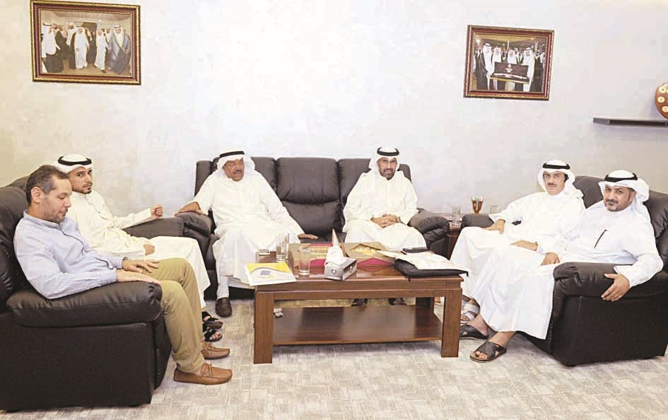 u062cu0627u0646u0628 u0645u0646 u0627u0644u0627u062cu062au0645u0627u0639 (u062au0635u0648u064au0631 u0637u0627u0631u0642 u0639u0632u0627u0644u062fu064au0646)