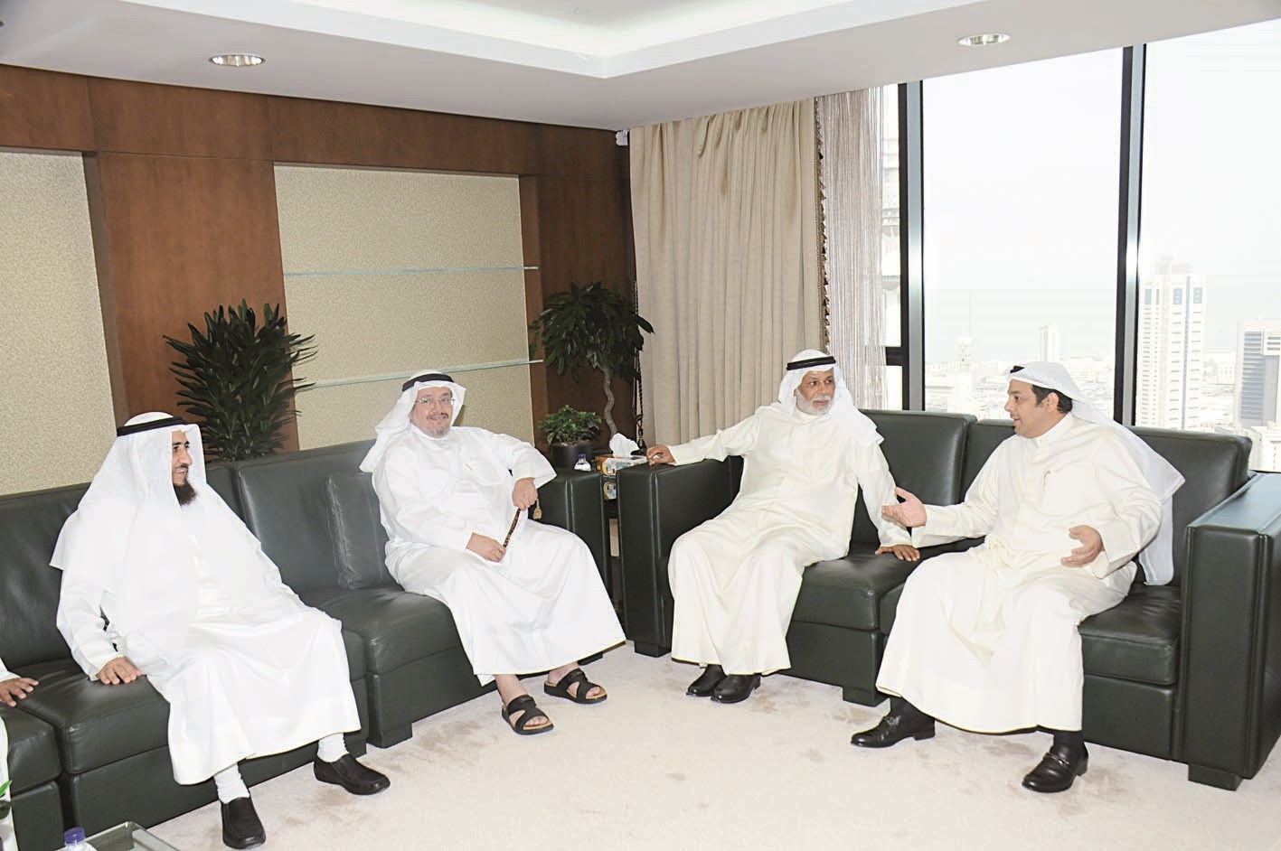 المستشار يوسف المطاوعة مهنئاً الصانع