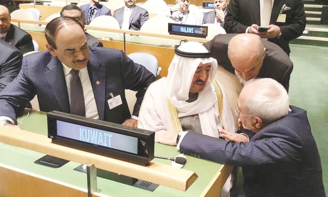 u0635u0648u0631u0629 u0648u0632u0639u062a u0642u0628u0644 u0623u064au0627u0645 u0644u062du062fu064au062b u0628u064au0646 u0627u0644u0623u0645u064au0631 u0648u0638u0631u064au0641 u0639u0644u0649 u0647u0627u0645u0634 u0642u0645u0629 u0627u0644u0623u0645u0645 u0627u0644u0645u062au062du062fu0629 u0644u0644u062au0646u0645u064au0629