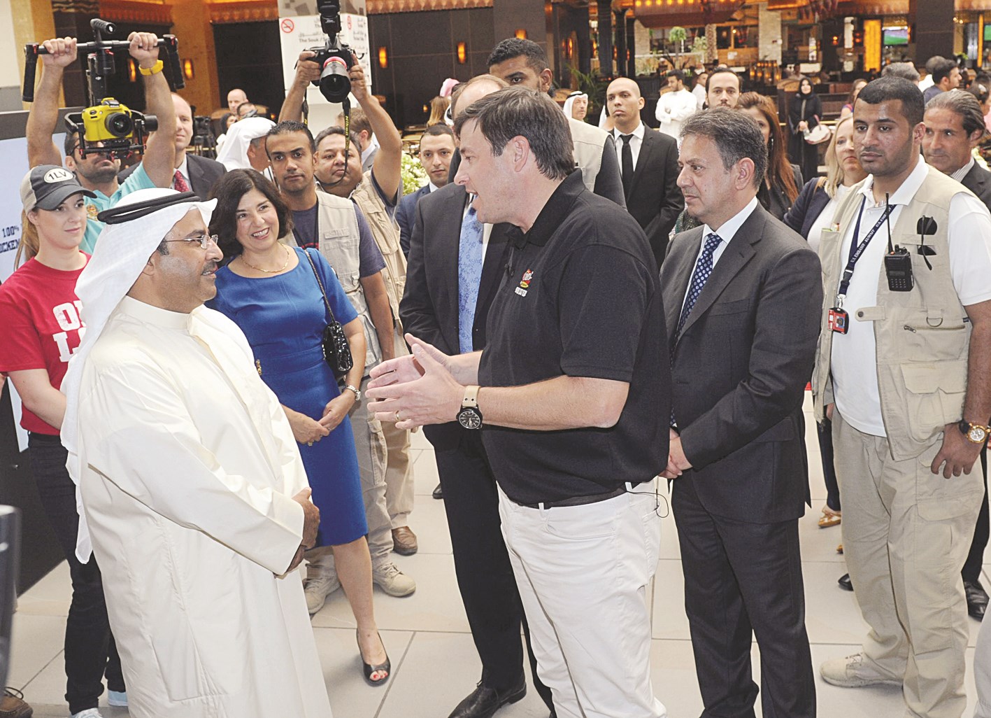 تود جريفز متحدثاً إلى محمد عبدالعزيز الشايع