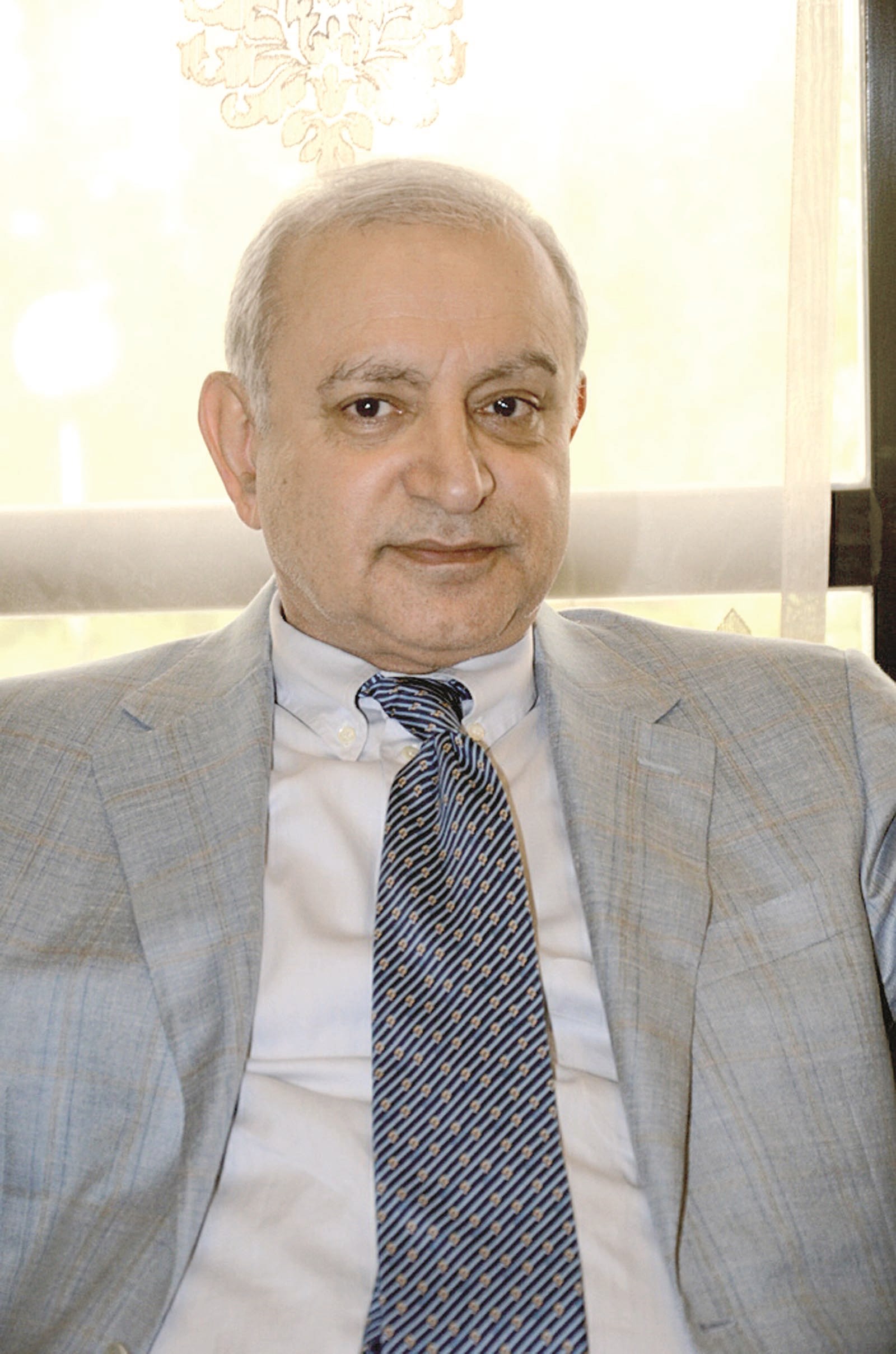 u0628u062fu0631 u0627u0644u0639u064au0633u0649