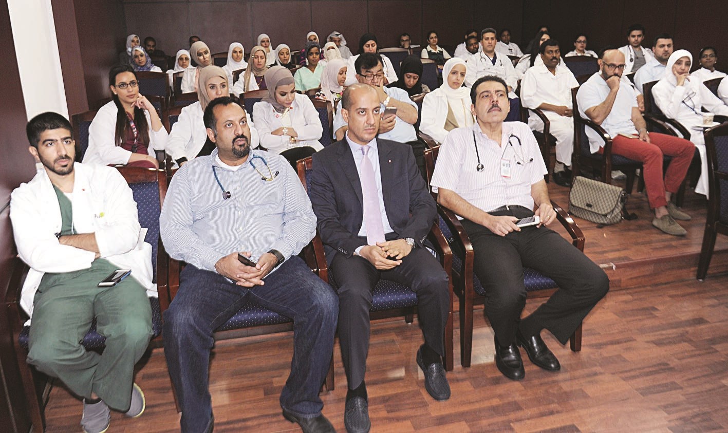 u0627u0644u0639u0644u0646u062fu0627 u0645u062au0648u0633u0637u0627u064b u0628u0639u0636 u062du0636u0648u0631 u0627u0644u062fu0648u0631u0629 u0627u0644u062au062fu0631u064au0628u064au0629 (u062au0635u0648u064au0631 u0637u0627u0631u0642 u0639u0632 u0627u0644u062fu064au0646)