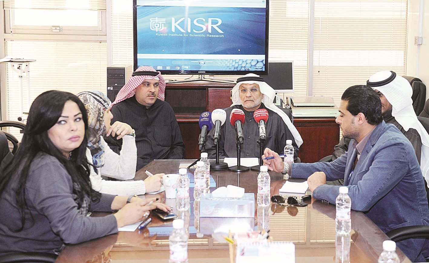 u0627u0644u062du0633u064au0646u064a u0645u062au062du062fu062bu0627u064b u0641u064a u0627u0644u0645u0624u062au0645u0631 u0627u0644u0635u062du0627u0641u064a    (u062au0635u0648u064au0631 u0632u0643u0631u064au0627 u0639u0637u064au0629)