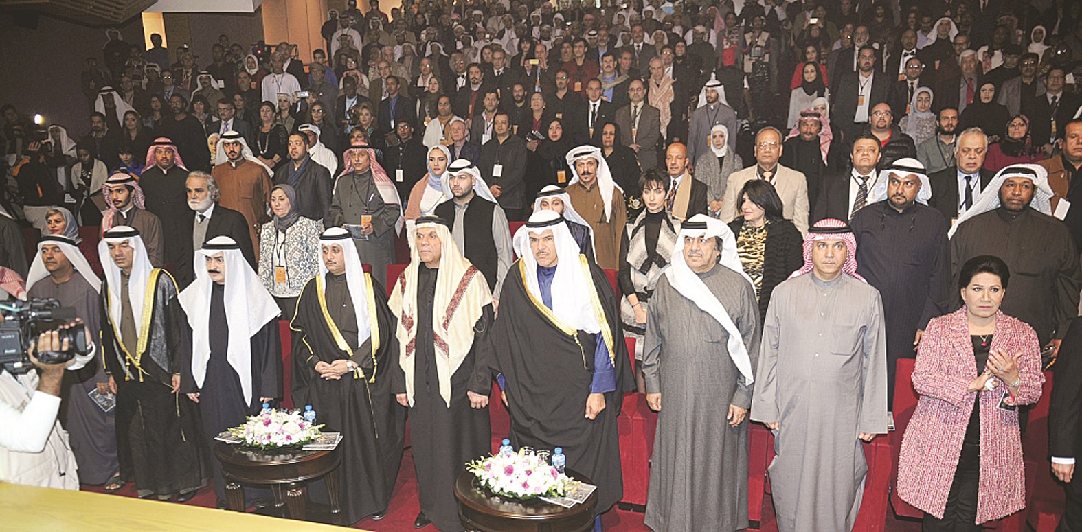 الشيخ سلمان الحمود وعبدالحسين عبدالرضا وعلي اليوحة وسعاد عبدالله في مقدم الحضور