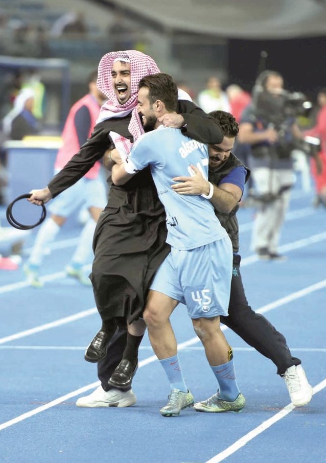 u00abu0639u0646u0627u0642 u0627u0644u0627u0646u062au0635u0627u0631u00bb u0628u064au0646 u0631u0626u064au0633 u0627u0644u0646u0627u062fu064a u062au0631u0643u064a u0627u0644u064au0648u0633u0641 u0648u0635u0627u062du0628 u0647u062fu0641 u0627u0644u0641u0648u0632 u0641u064au0635u0644 u0627u0644u0639u0646u0632u064a