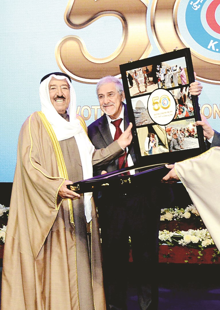 هدية لسمو الأمير