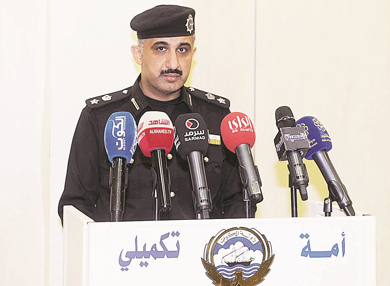 الشطي متحدثاً للصحافيين