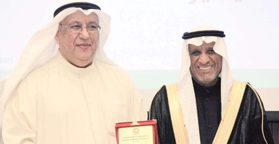 علي النعمة وناصر النعمة الفائزان بجائزة «مناهج الكويت»