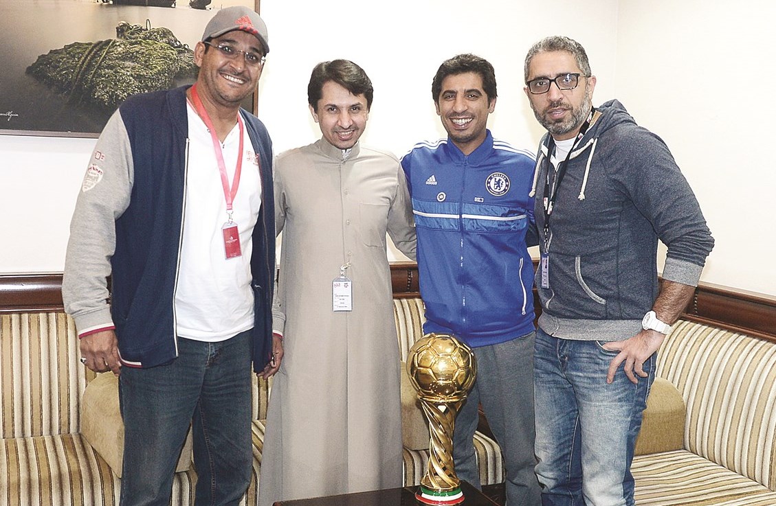 عوّاد متوسطاً الزملاء سهيل الحويك وصادق الشايع وحسن موسى