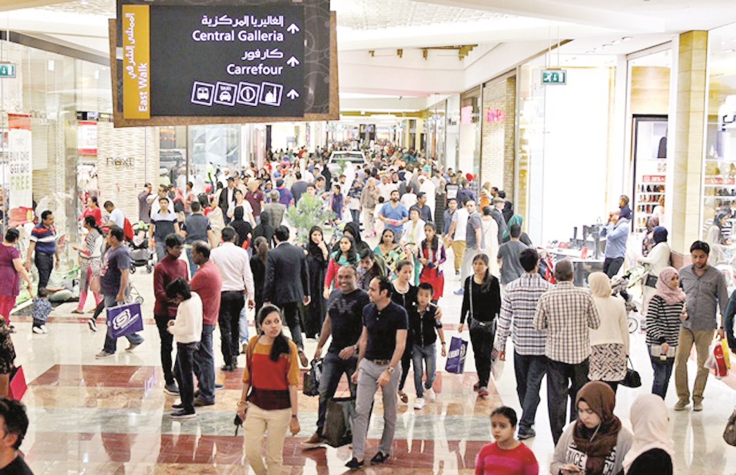 إقبال كبير للاستفادة من عروض المهرجان