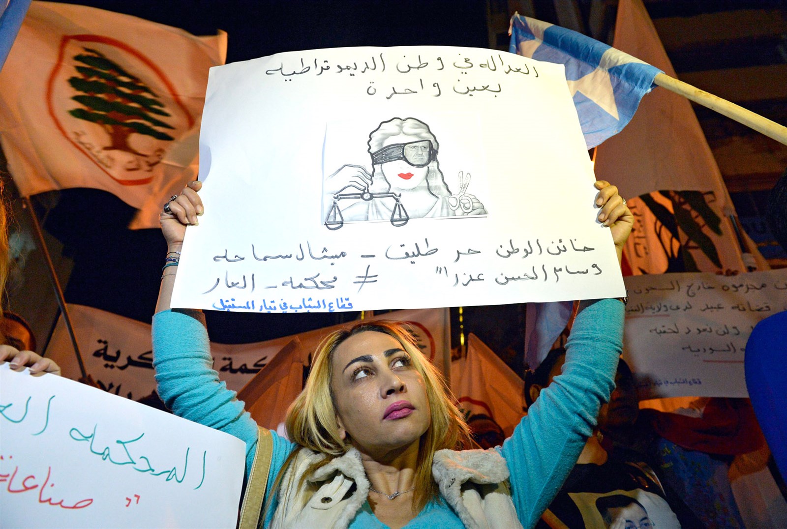 u0644u0628u0646u0627u0646u064au0629 u062au062au0638u0627u0647u0631 u0627u062du062au062cu0627u062cu0627u064b u0639u0644u0649 u0625u0637u0644u0627u0642 u0645u064au0634u0627u0644 u0633u0645u0627u062du0629 u0623u0645u0627u0645 u0645u0646u0632u0644u0647 u0641u064a u0645u0646u0637u0642u0629 u0627u0644u0623u0634u0631u0641u064au0629 u0644u064au0644 u0623u0648u0644 u0645u0646 u0623u0645u0633 (u062f u0628 u0623)