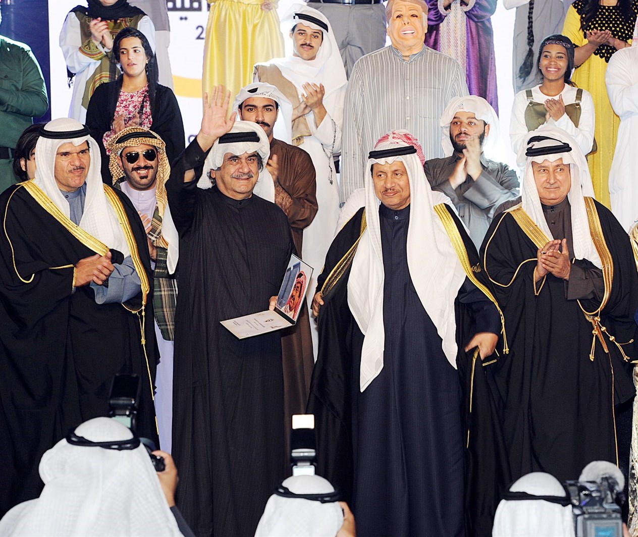 u0631u0626u064au0633 u0645u062cu0644u0633 u0627u0644u0648u0632u0631u0627u0621 u0645u0643u0631u0645u0627 u0639u0628u062fu0627u0644u062du0633u064au0646 u0639u0628u062fu0627u0644u0631u0636u0627