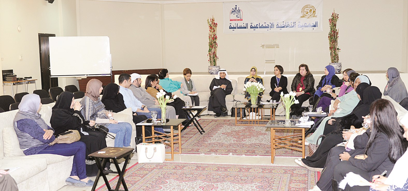 u0646u0647u0644u0627 u0628u0646 u0646u0627u062cu064a u062au062au062du062fu062b u0644u0644u062du0636u0648u0631 u0641u064a u0627u0644u0644u0642u0627u0621 (u062au0635u0648u064au0631 u0646u0627u064au0641 u0627u0644u0639u0642u0644u0629)