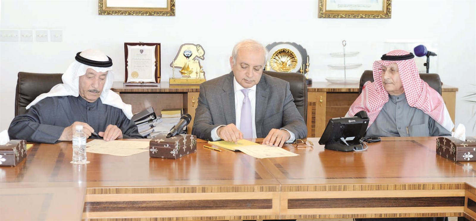 u0627u0644u0639u064au0633u0649 u0648u0627u0644u0639u0633u0643u0631u064a u062eu0644u0627u0644 u062au0648u0642u064au0639 u0645u0630u0643u0631u0629 u0627u0644u062au0641u0627u0647u0645 (u062au0635u0648u064au0631 u0637u0627u0631u0642 u0639u0632 u0627u0644u062fu064au0646)