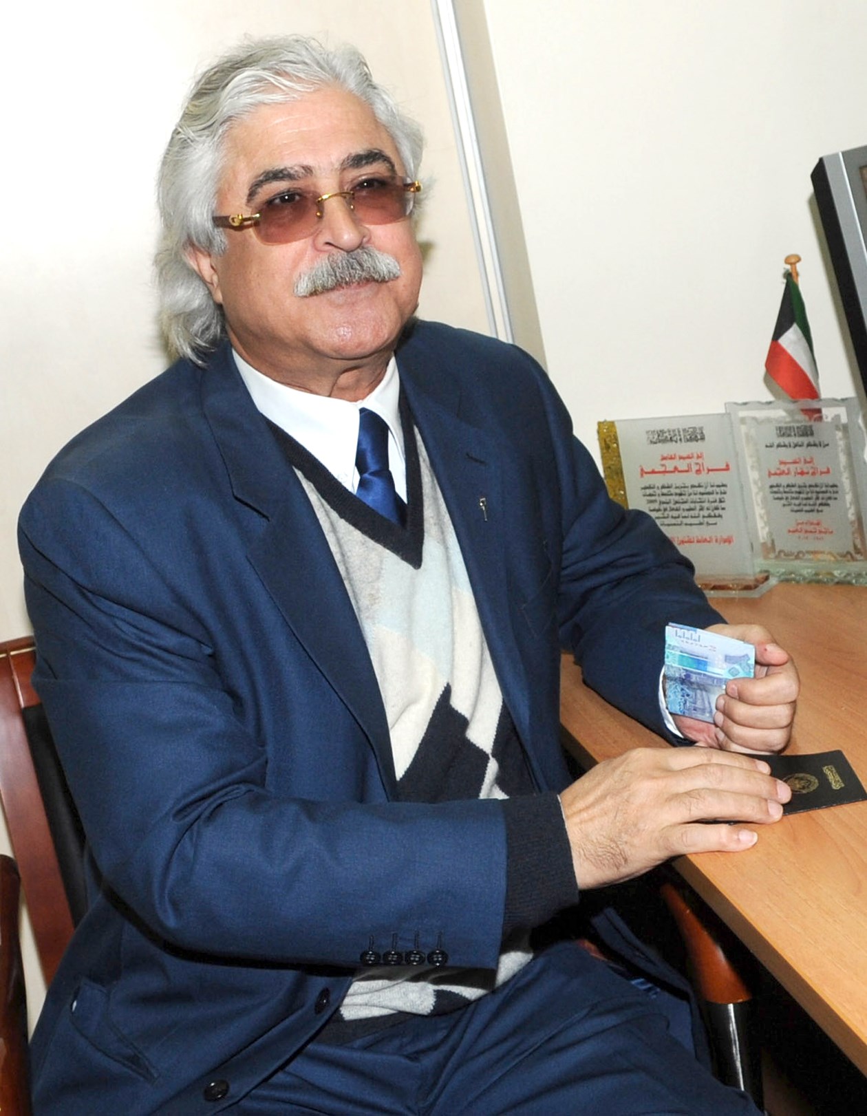 يوسف العوضي