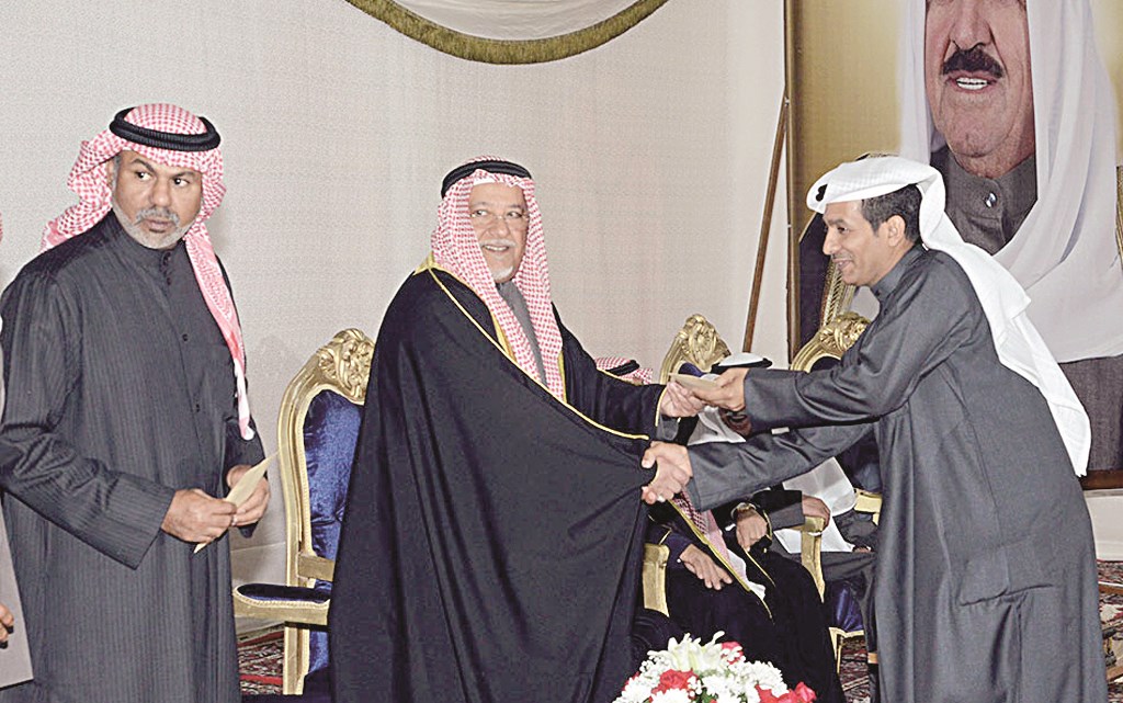 تكريم الفائزين وأعضاء لجنة الموروث