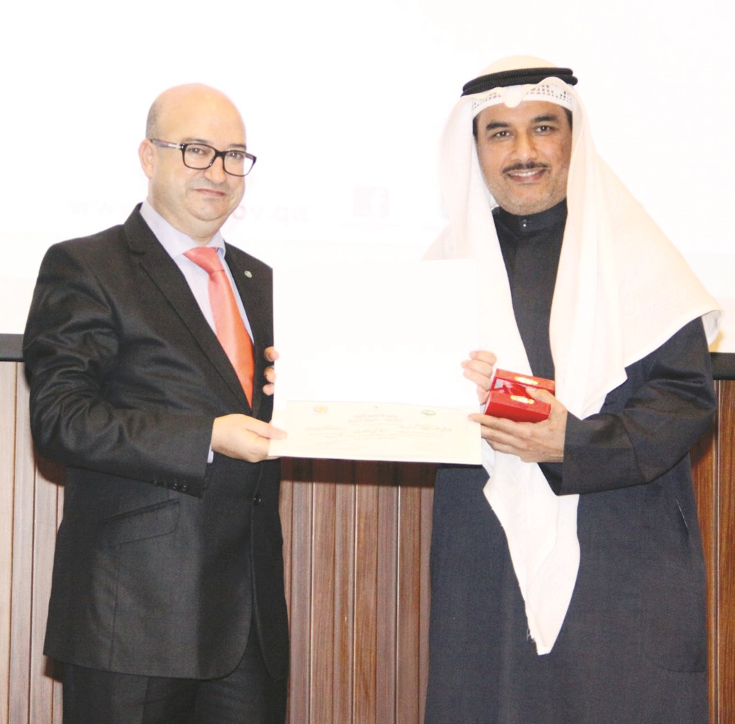 u0627u0644u0646u0639u0645u0629 u0645u062au0633u0644u0645u0627u064b u062cu0627u0626u0632u0629 u00abu0623u0644u0643u0633u0648u00bb