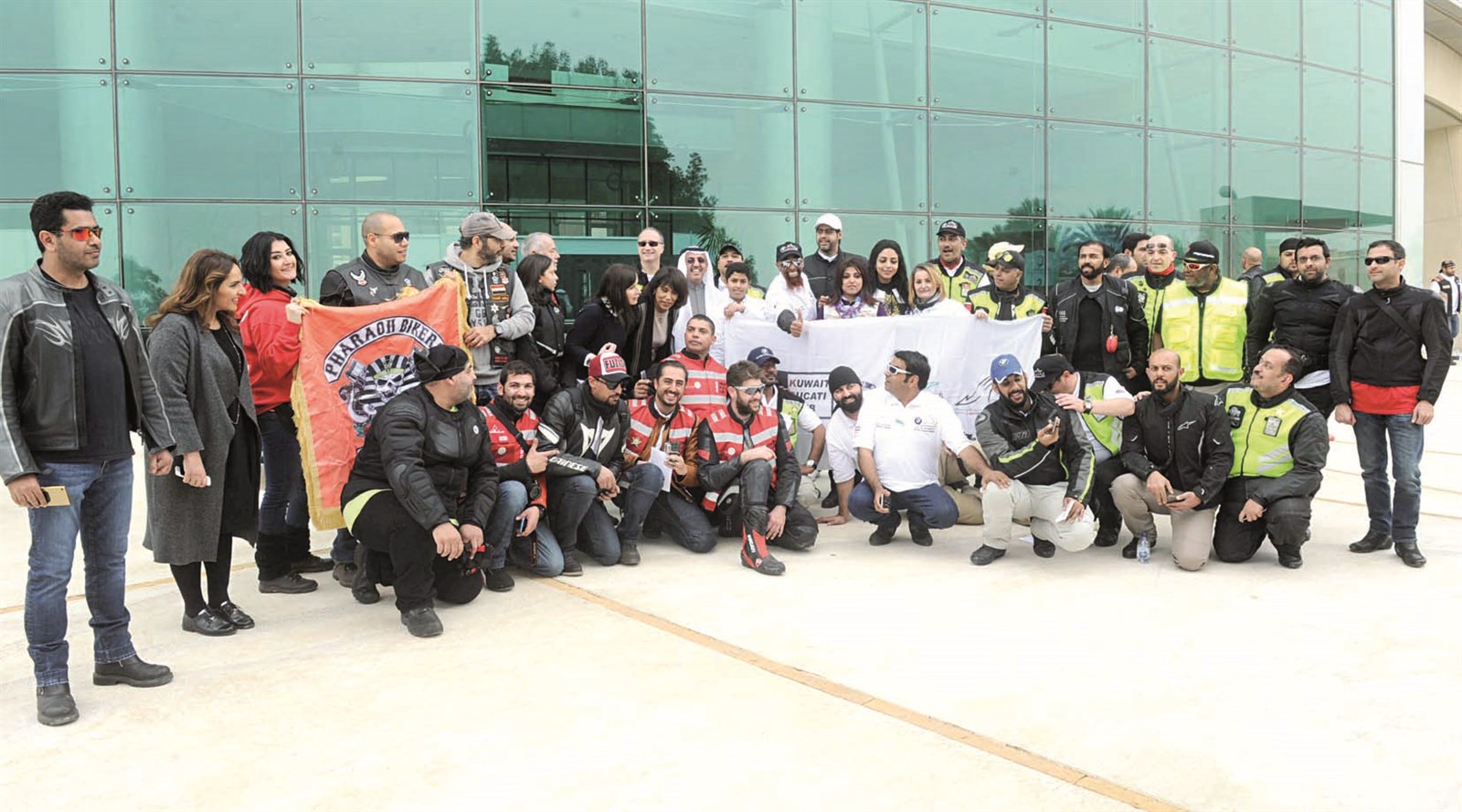 u062au062cu0645u0639 u0641u0631u0642 u0627u0644u062fu0631u0627u062cu0627u062a u0627u0644u0646u0627u0631u064au0629 u0623u0645u0627u0645 u0645u0639u0647u062f u062fu0633u0645u0627u0646