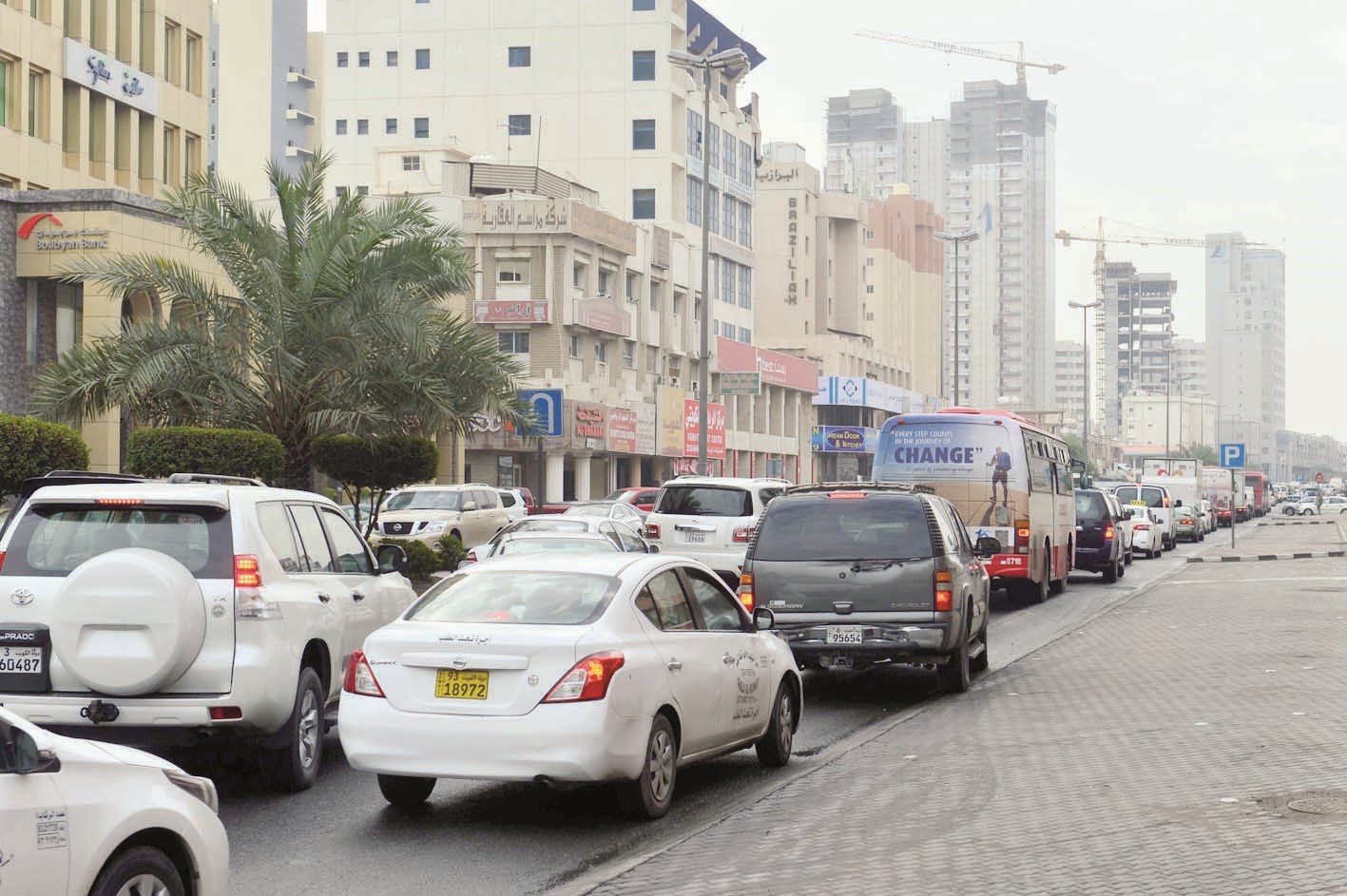 الشوارع امتلأت بالمركبات َ (تصوير موسى عياش)