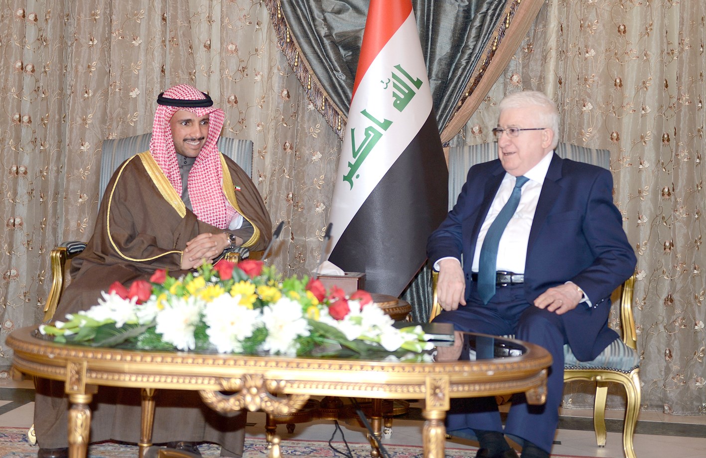 ...وخلال اجتماعه إلى الرئيس العراقي