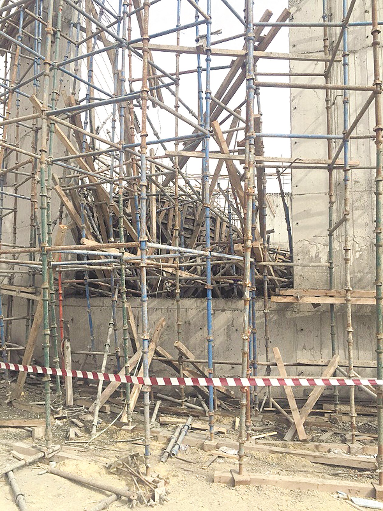 آثار الانهيار