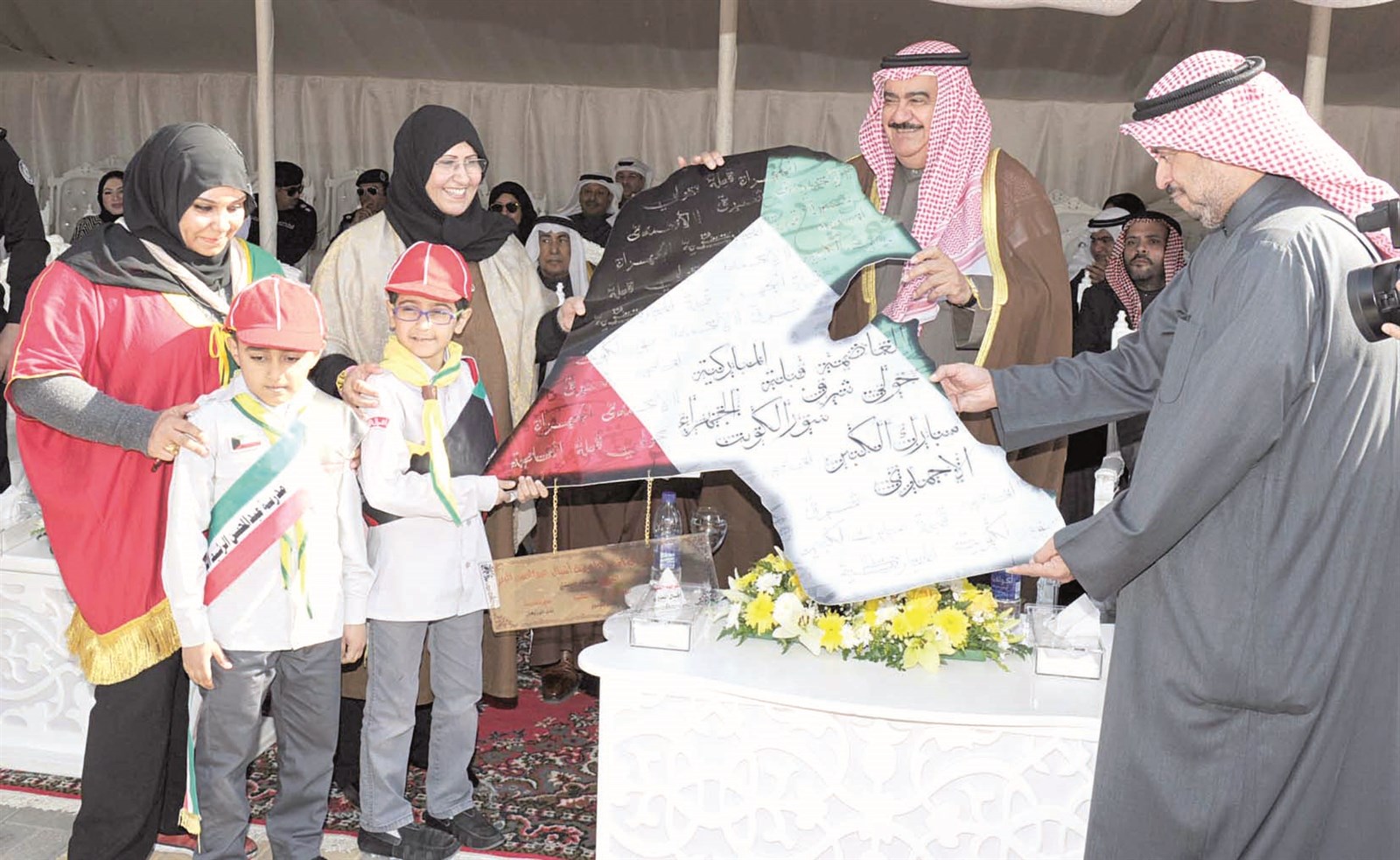 المهنا يتلقى خريطة الكويت