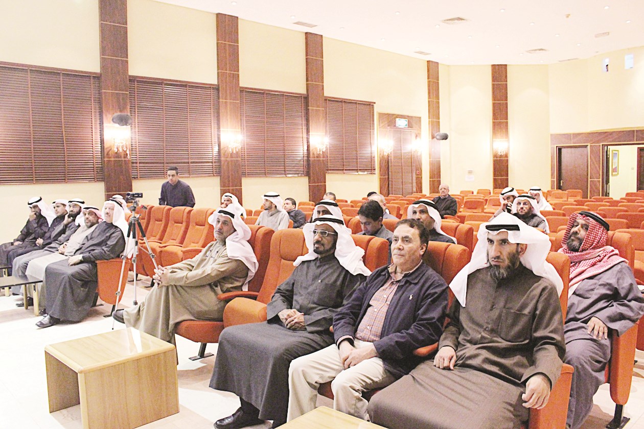 u062cu0627u0646u0628 u0645u0646 u0627u0644u062du0636u0648u0631 u0641u064a u0627u0644u0646u062fu0648u0629