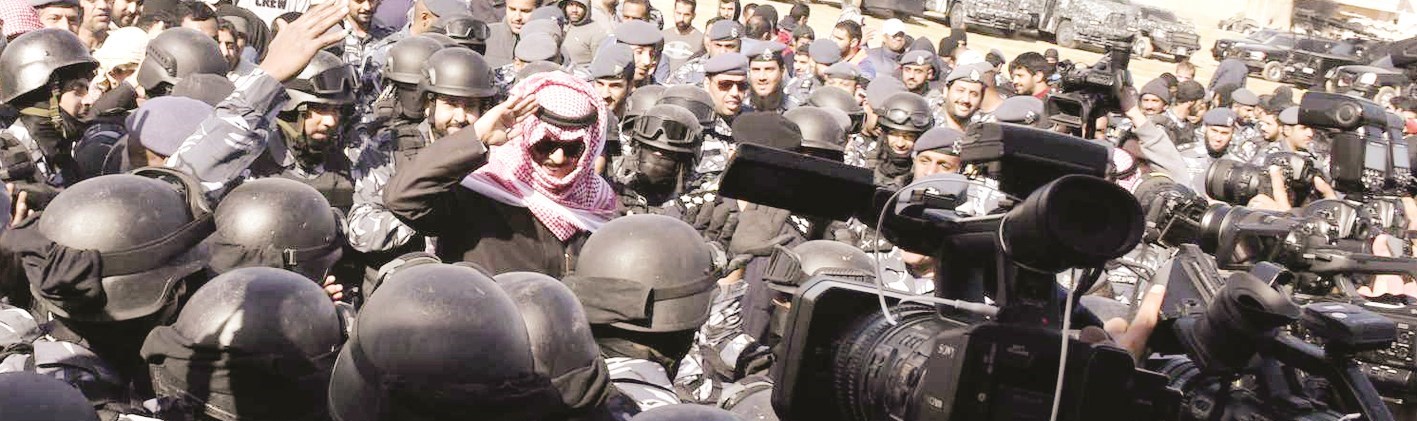 أجواء حميمية بين الوزير ورجال القوات الخاصة