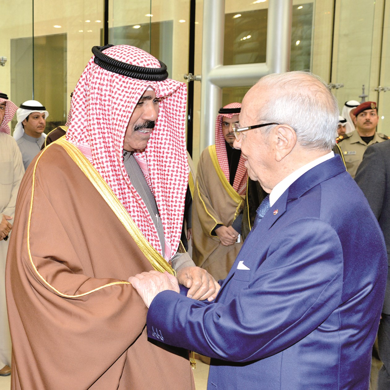 سمو ولي العهد يودع السبسي