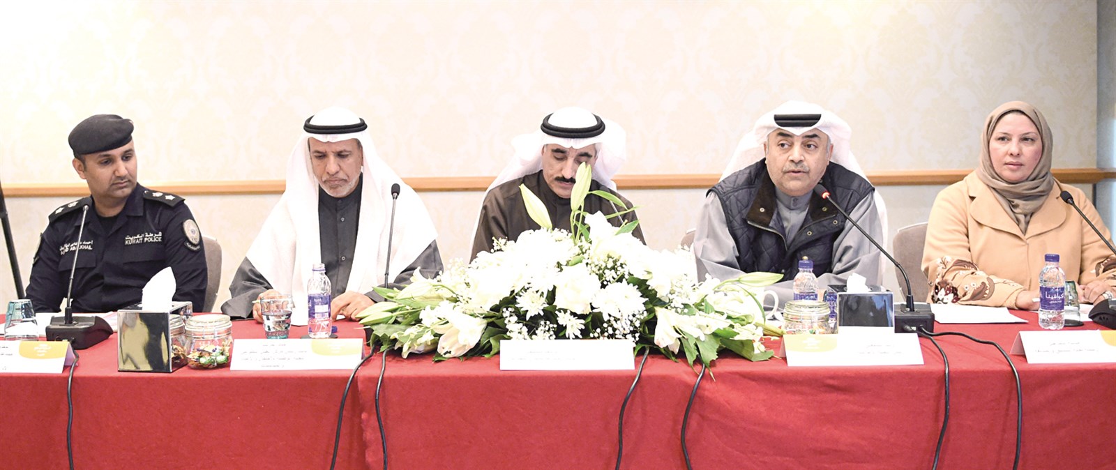 u0627u0644u0645u062au062du062fu062bu0648u0646 u0641u064a u0627u0644u0645u0624u062au0645u0631 u0627u0644u0635u062du0627u0641u064a   (u062au0635u0648u064au0631 u062cu0627u0633u0645 u0628u0627u0631u0648u0646)