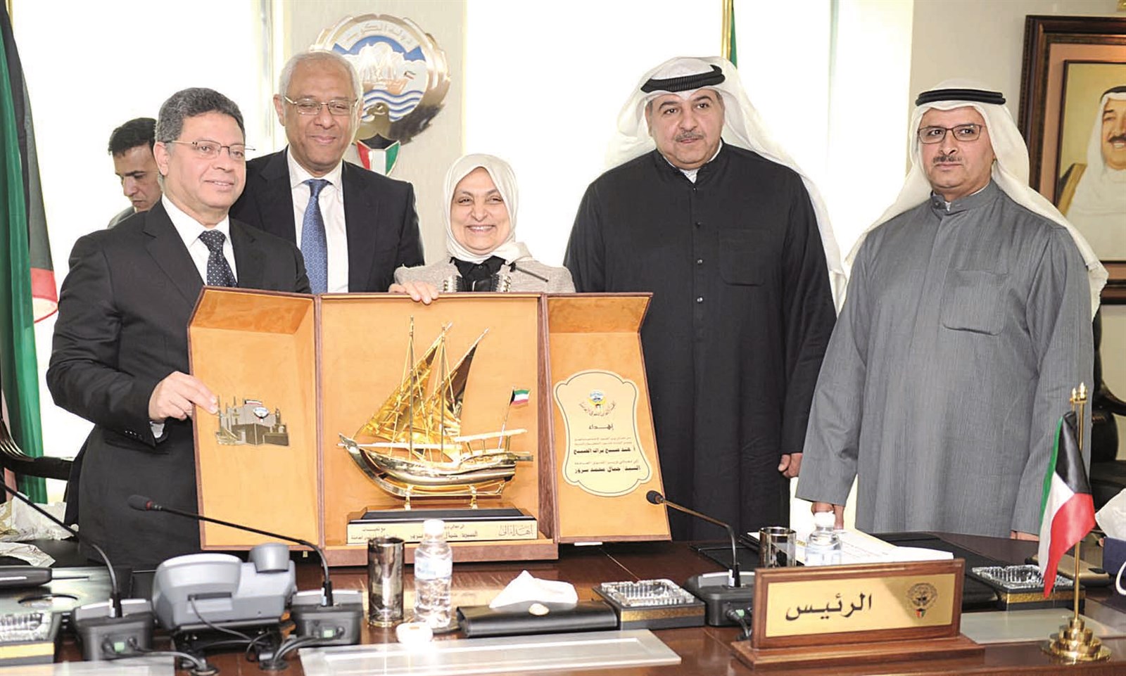 u0647u062fu064au0629 u062au0630u0643u0627u0631u064au0629 u0645u0646 u0627u0644u0635u0628u064au062d u0644u0648u0632u064au0631 u0627u0644u0642u0648u0649 u0627u0644u0639u0627u0645u0644u0629 u0627u0644u0645u0635u0631u064a