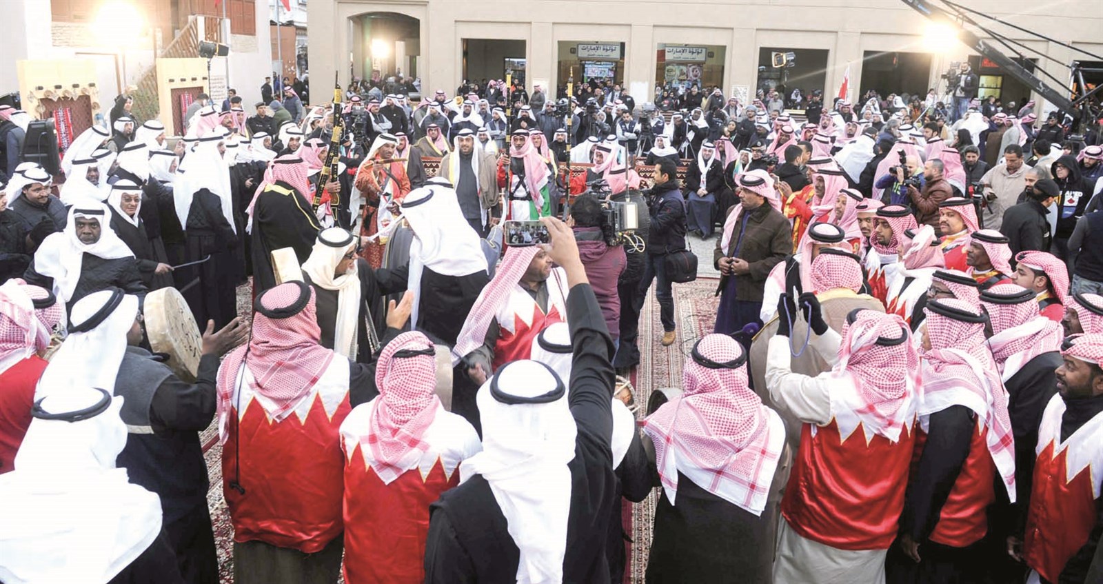 حضور حاشد في الاحتفالية في ساحة كشك مبارك