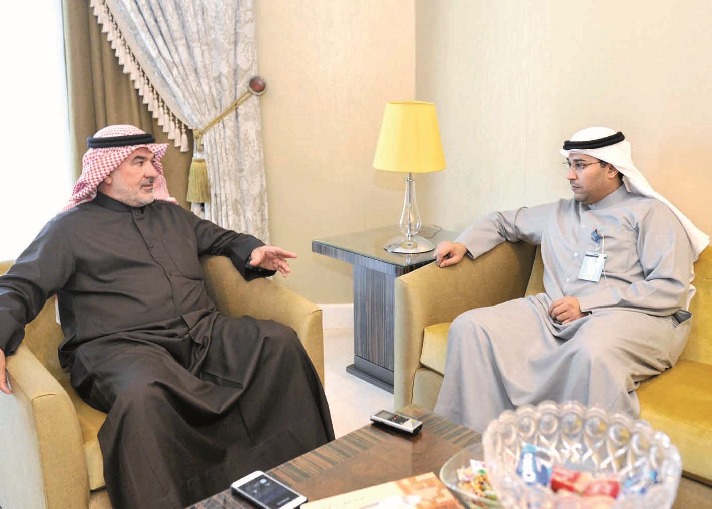 عاشور متحدثاً للزميل وليد الهولان