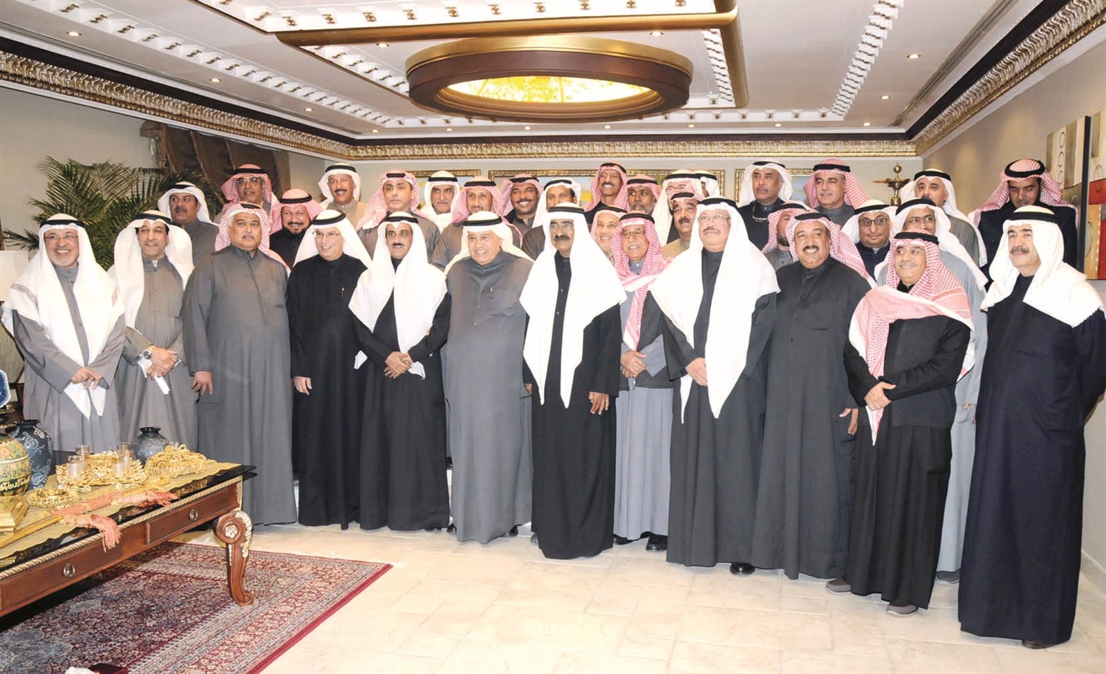 u0623u0639u0636u0627u0621 u062cu0645u0639u064au0629 u0627u0644u0636u0628u0627u0637 u0627u0644u0645u062au0642u0627u0639u062fu064au0646 u0641u064a u0644u0642u0637u0629 u062cu0645u0627u0639u064au0629 (u062au0635u0648u064au0631 u0632u0643u0631u064au0627 u0639u0637u064au0629)